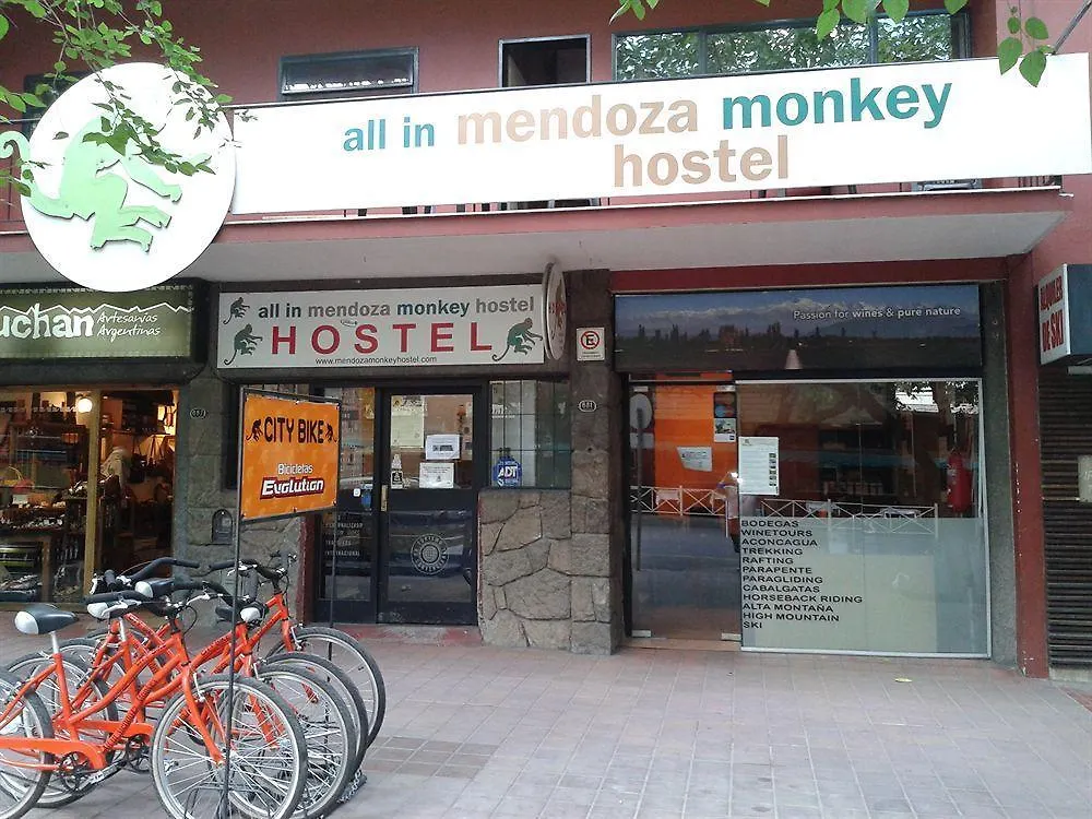 All In Mendoza Monkey Hostel Argentína